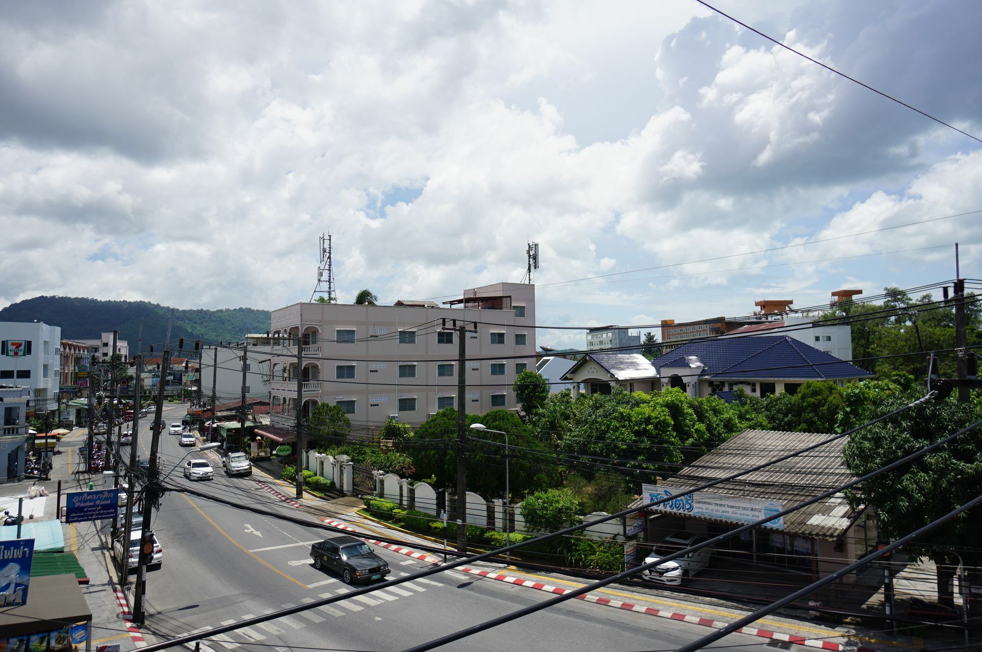 The Auto Place Hotel 2*