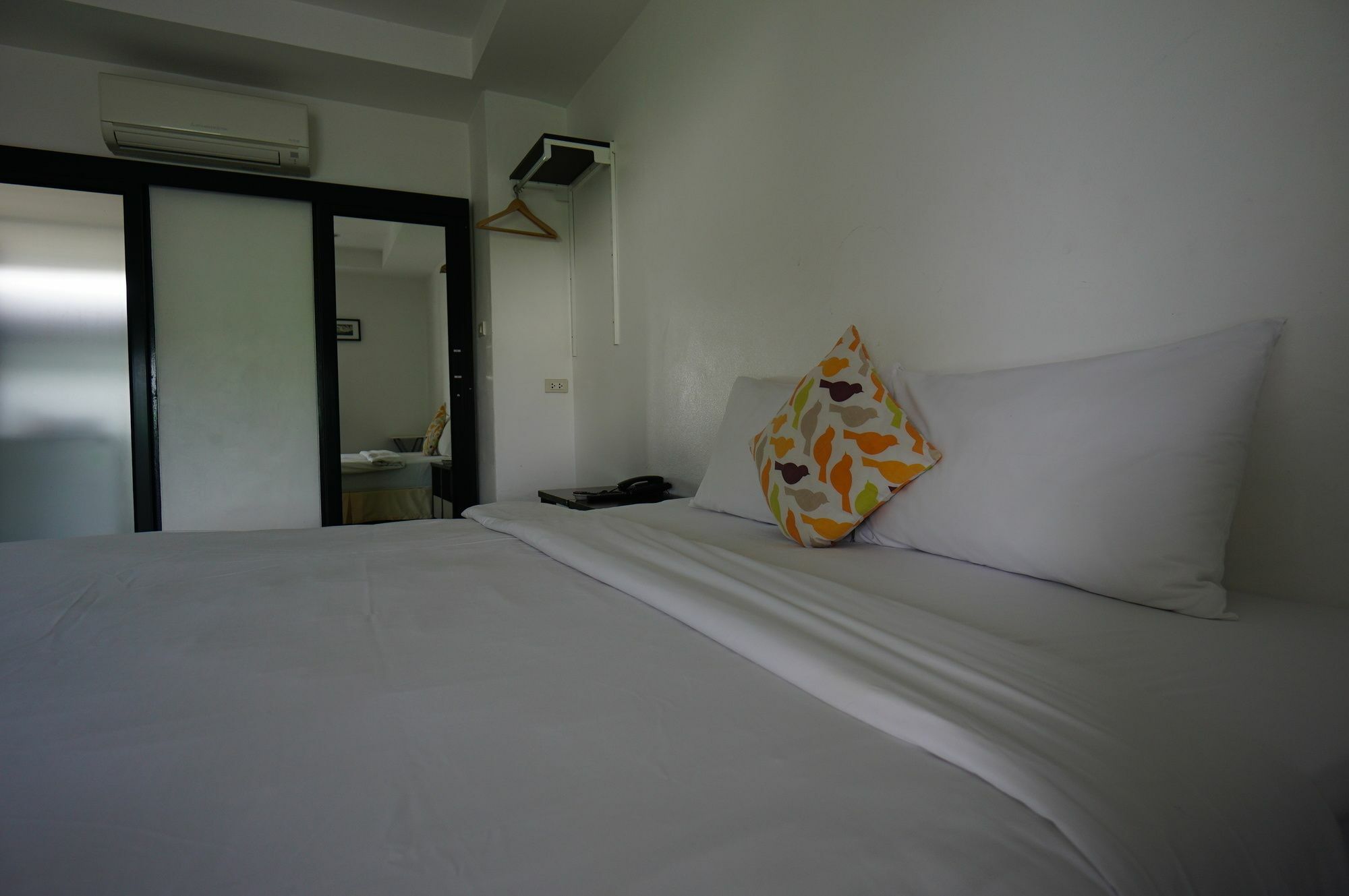 The Auto Place Hotel 2*
